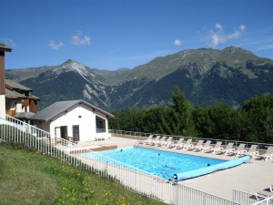 Piscine privée extérieure à La Plagne Montalbert